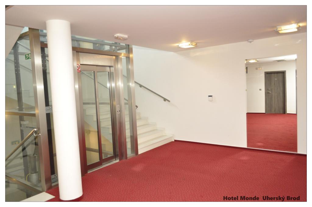 Monde Hotel