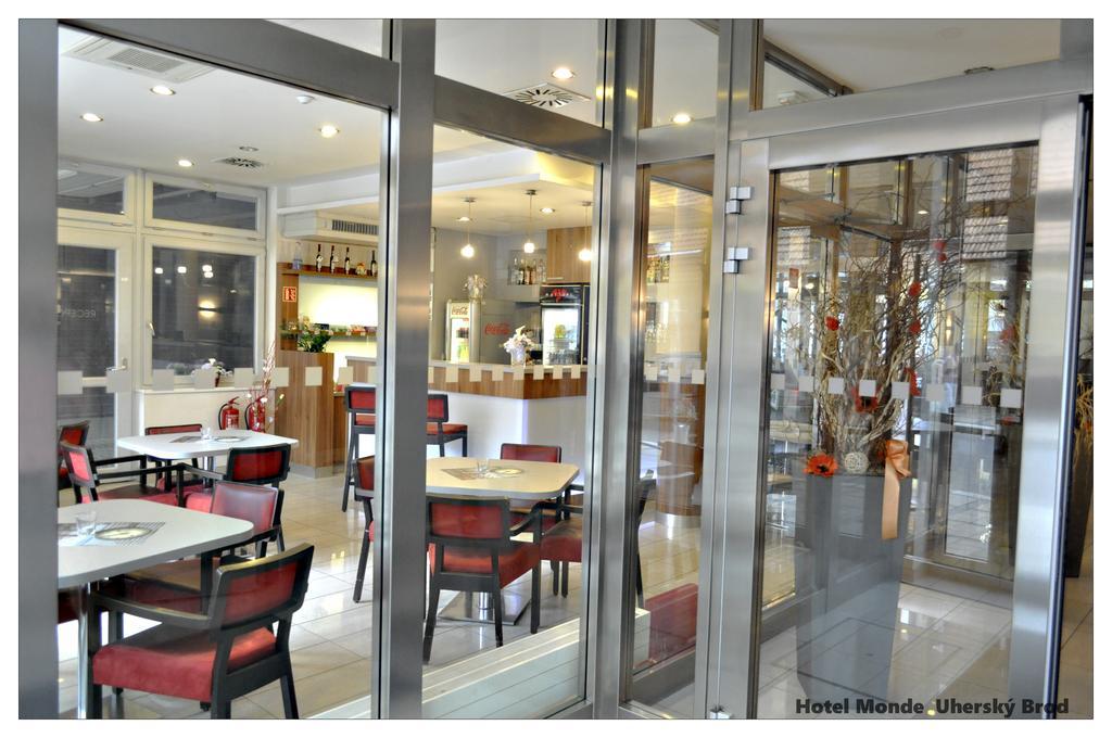 Monde Hotel