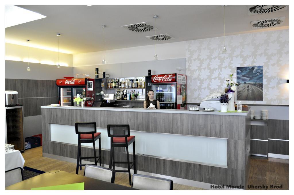 Hotel Monde